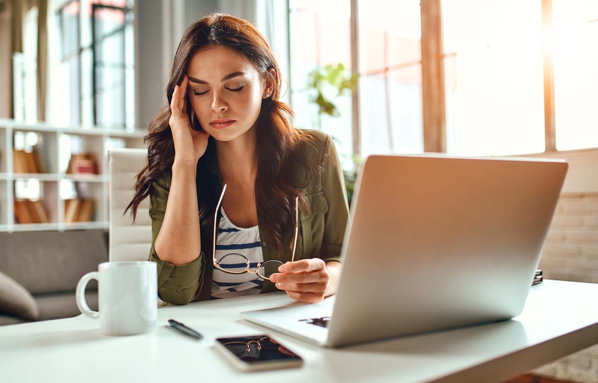 How to Tell if Everyday Posture Habits Are Making Headaches More Frequent