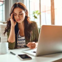 How to Tell if Everyday Posture Habits Are Making Headaches More Frequent